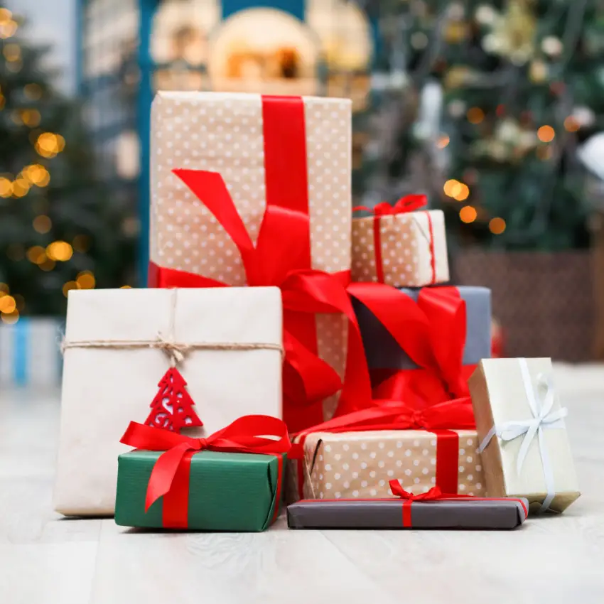 Holiday 2022: Merry? Or Not So Bright? 8 Eckhart Holiday